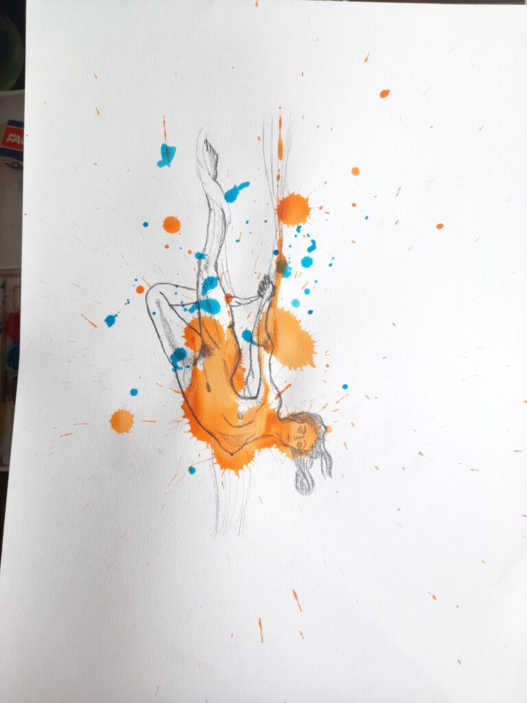 Dibujo de figura humana en acuarela con pigmentos azul y naranja.